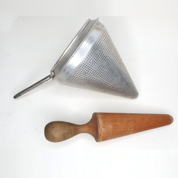 Vintage WEAR-EVER No.8 Aluminum Cone Chinois Strainer Colander Sieve Heavy Duty - Picture 10 of 15